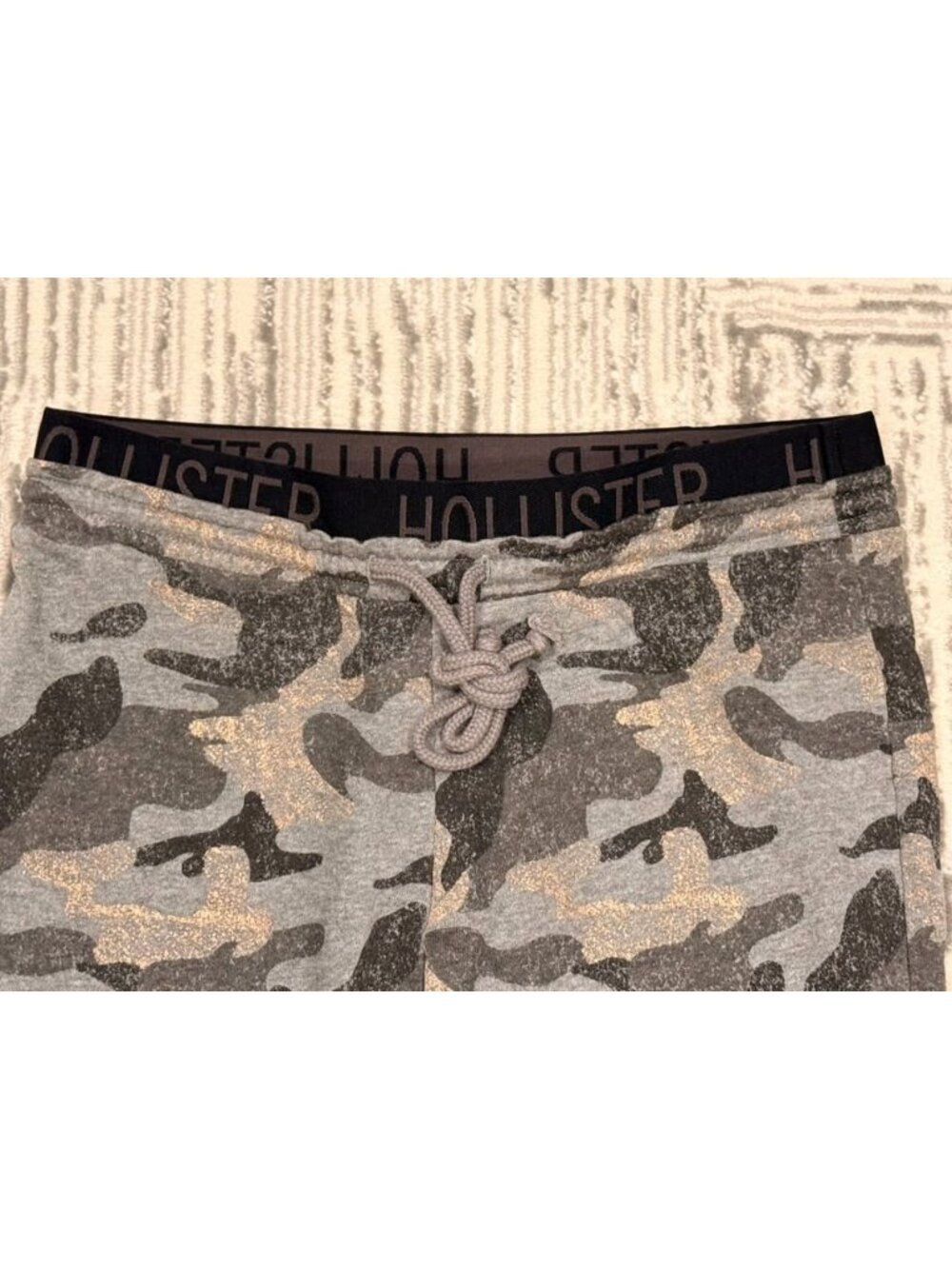 Hollister women's medium camo fleece lined jogger metallic sweatpants MSRP $135 - Picture 3 of 6